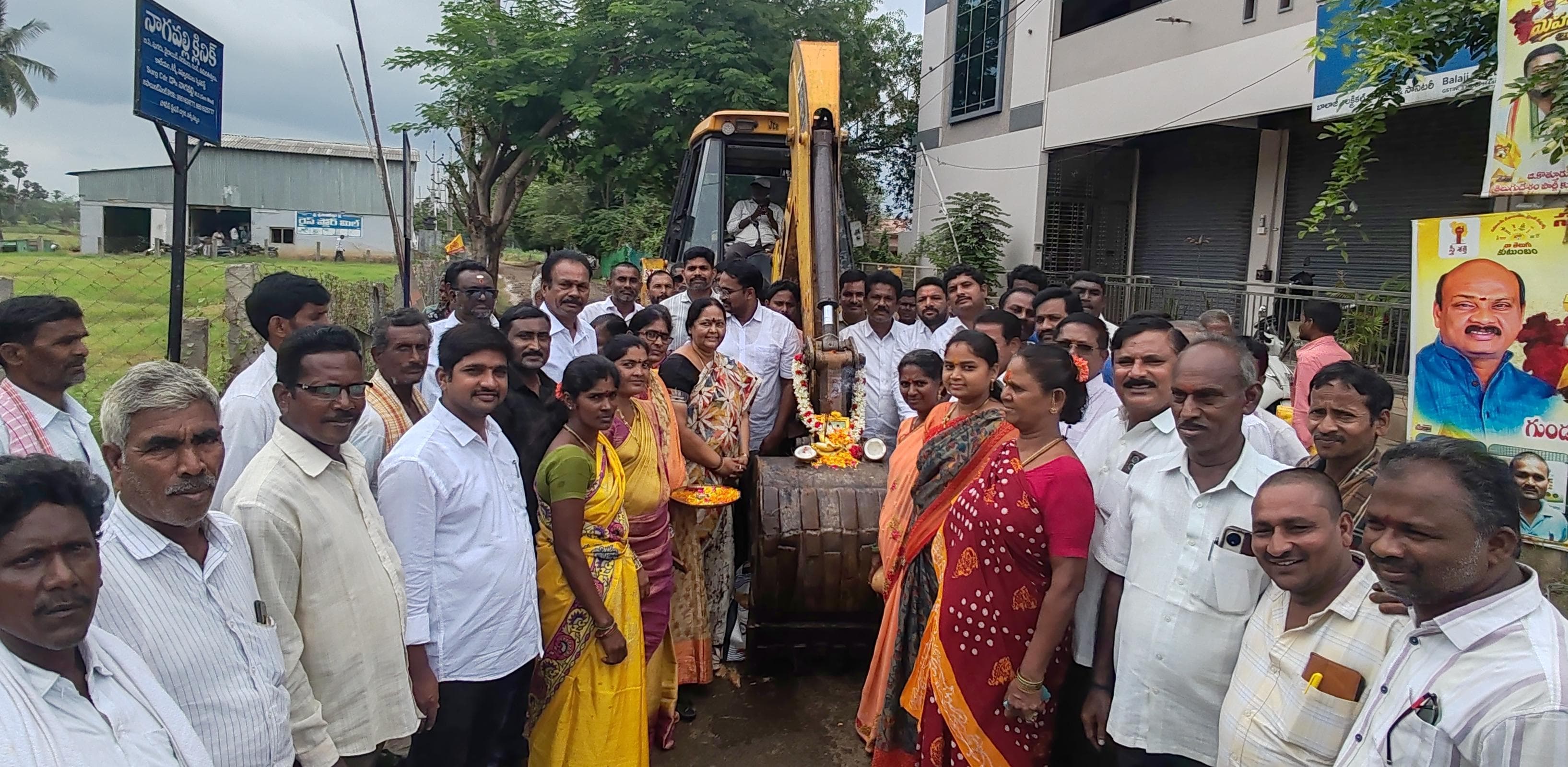 స్పీకర్ అయ్యన్నపాత్రుడు గారి నేతృత్వంలో నర్సీపట్నం ప్రగతి పథం: చింతకాయల పద్మావతి*